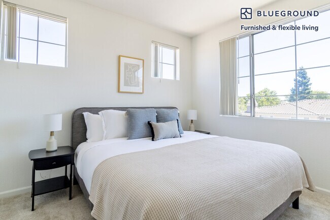 Building Photo - 3190 Rubino Dr