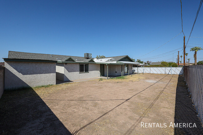 Building Photo - 443 N Cholla