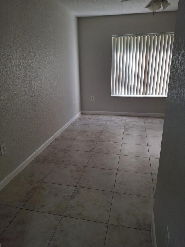 Building Photo - 3238 Coral Lake Ln