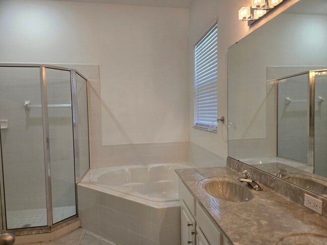 Building Photo - Lake Mary - 3 Bedrooms, 2 Bathrooms - $3,095.00