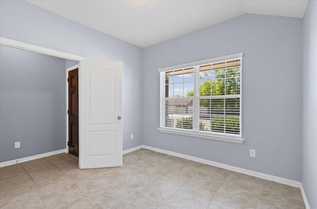 Building Photo - 388 Pond View Pass