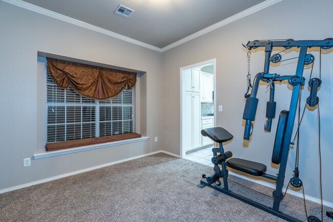 Building Photo - 5 Bed / 2.5 Bath in South Tulsa!