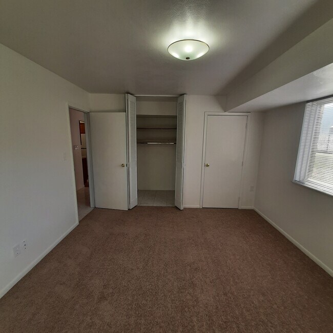 Building Photo - 143 Lynwood Manor