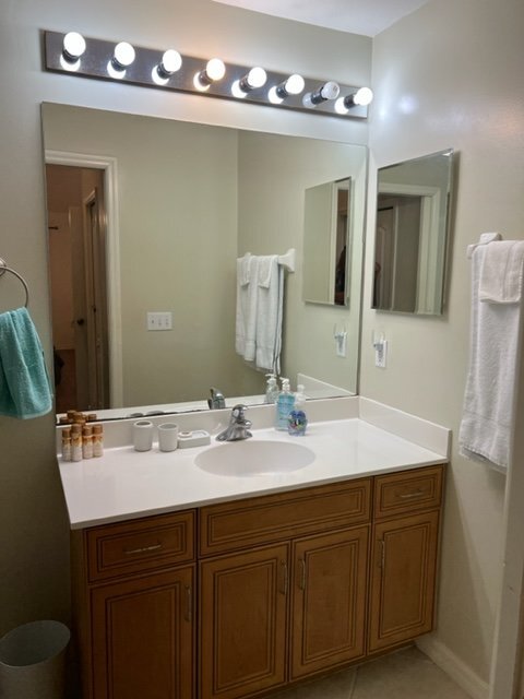 Building Photo - Elegant Lake View Condo in Bella Terra – S...