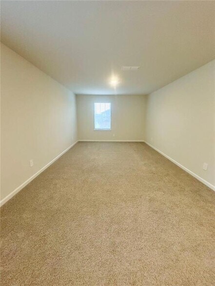 Building Photo - 327 Vly Oak Dr