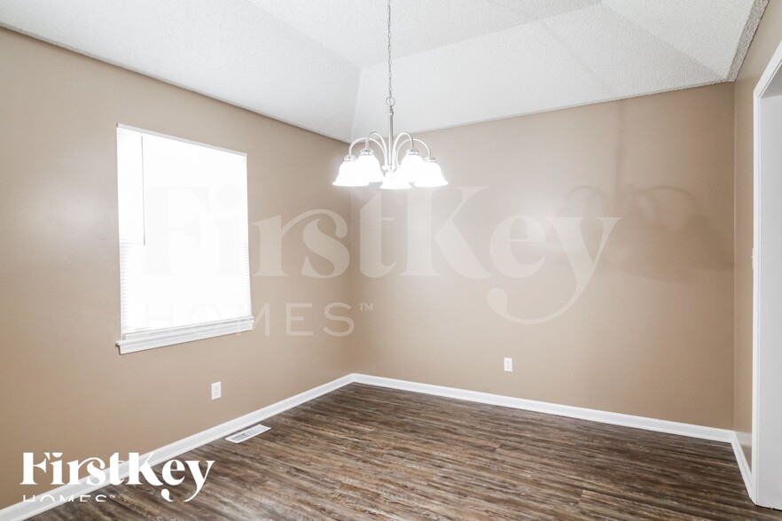Building Photo - 411 Bluegrass Dr