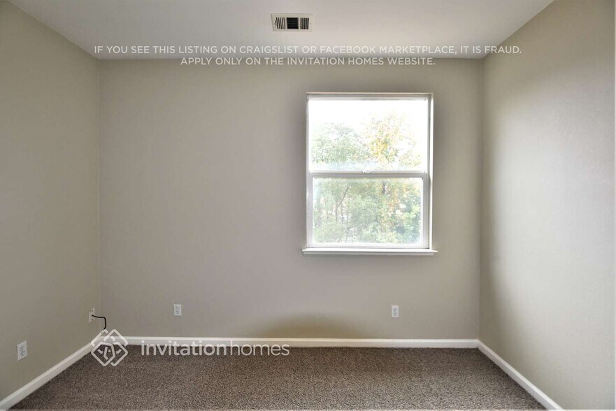 Building Photo - 1009 Foxfire Dr