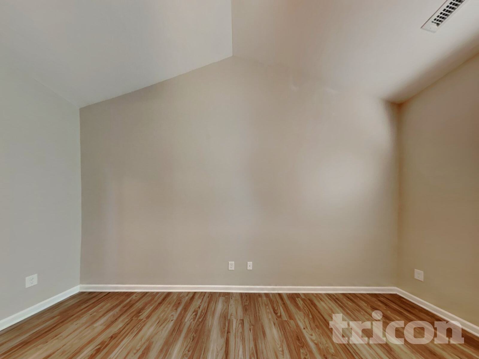 Building Photo - 1933 Pavilion Dr