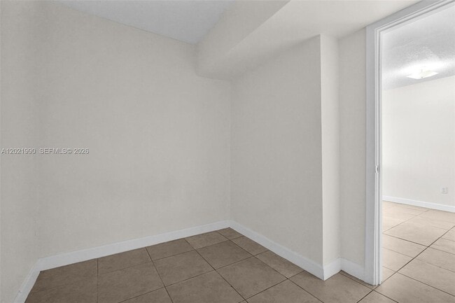 Building Photo - 400 NW 65th Ave