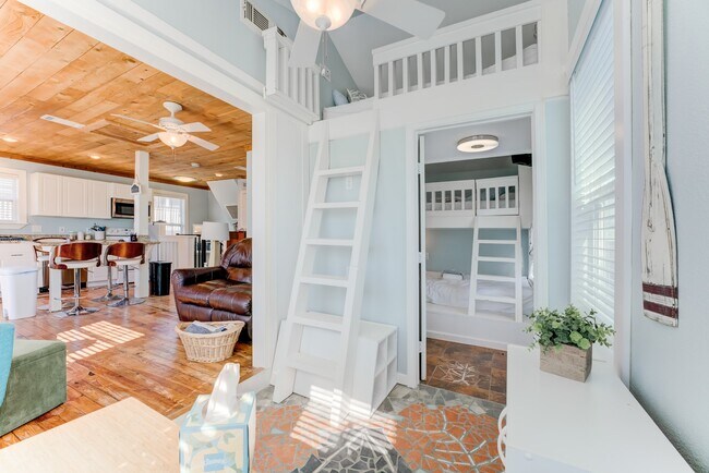Building Photo - 4211 Surf Dr
