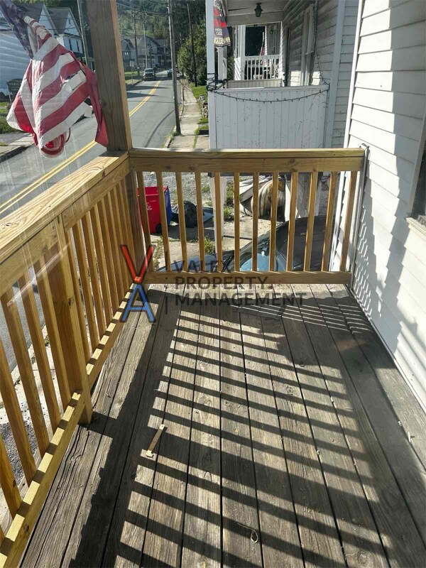Building Photo - 156 Fallbrook St