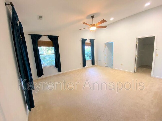 Building Photo - 1161 Green Holly Dr