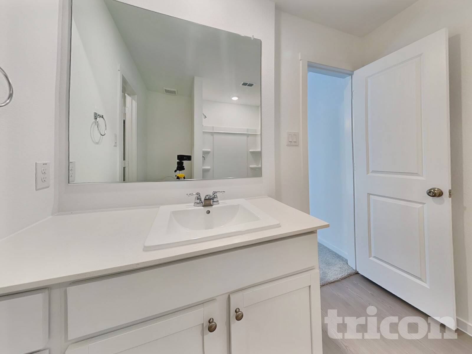 Building Photo - 827 Ponderosa Ln