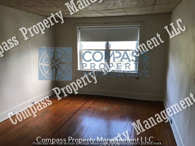 Building Photo - $1,295 - 3 Bed, 1 Bath Apartment - Paradise
