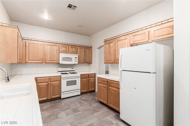 Building Photo - 3741 Grand Viewpoint Ct