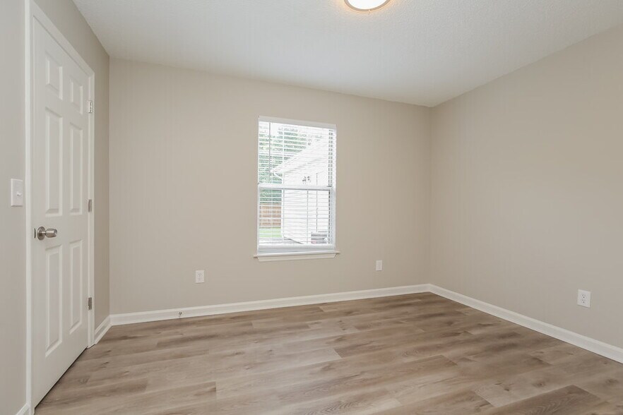 Building Photo - 108 Riverwood Dr