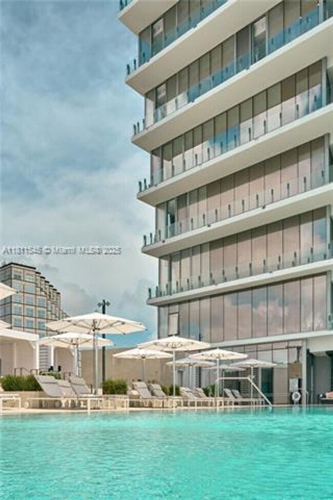 Building Photo - 300 Biscayne Blvd Way