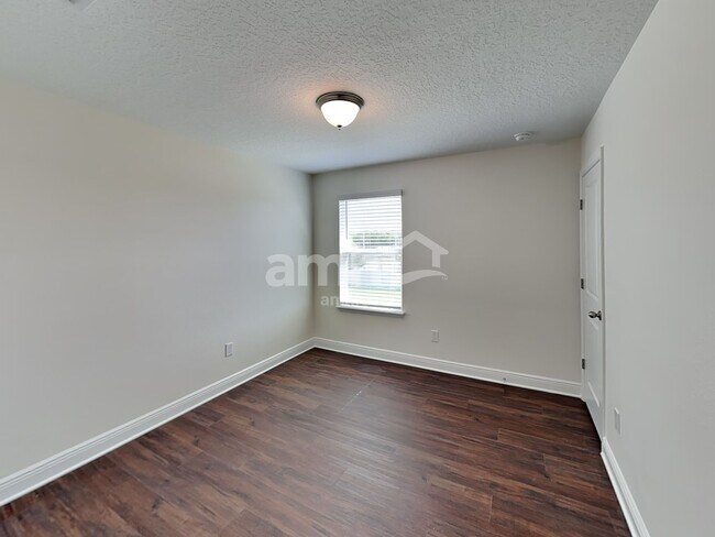 Building Photo - 844 Heavenly Drive