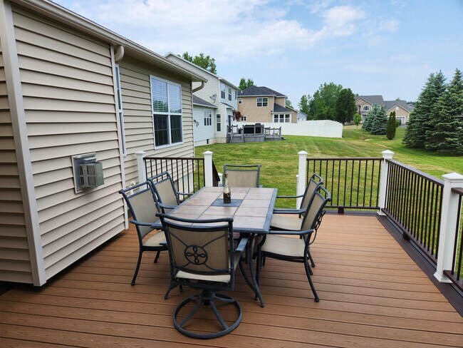 Building Photo - 8355 Nates Ln