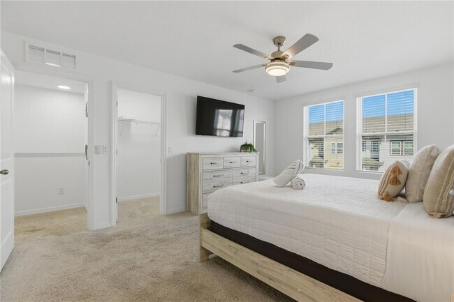 Building Photo - 710 Longboat Dr