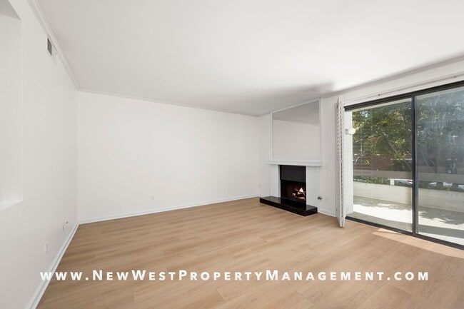 Building Photo - Lovely Marina District 2-bedroom at Park R...