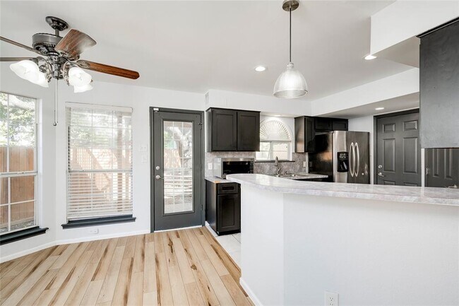 Building Photo - 1917 Windy Park Dr