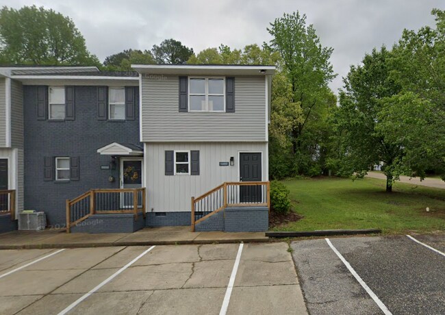Building Photo - Angier Townhouse