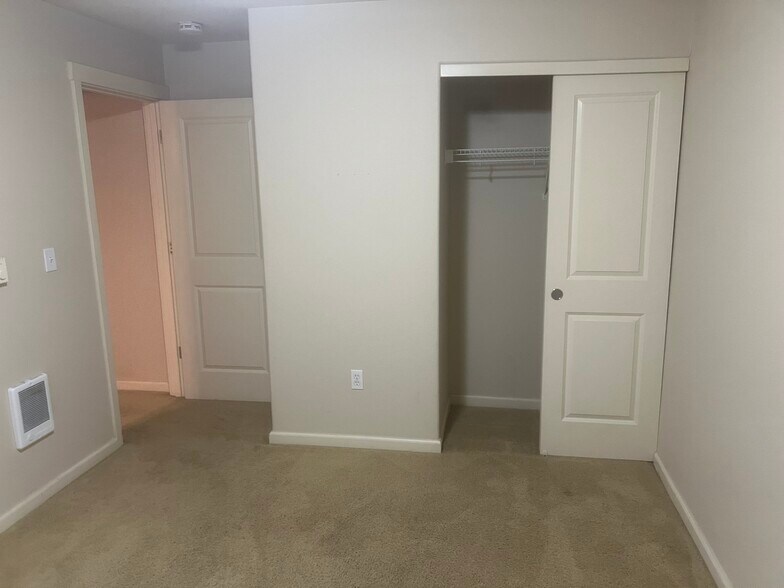 Building Photo - 6298 SW Grand Oaks Dr