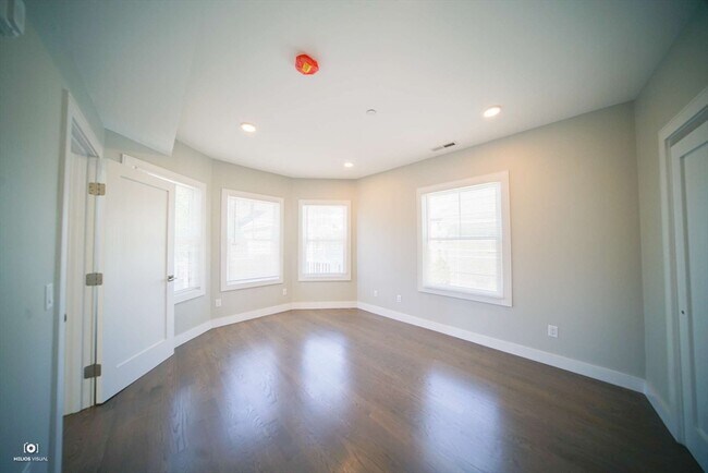 Building Photo - 6 Manton Terrace