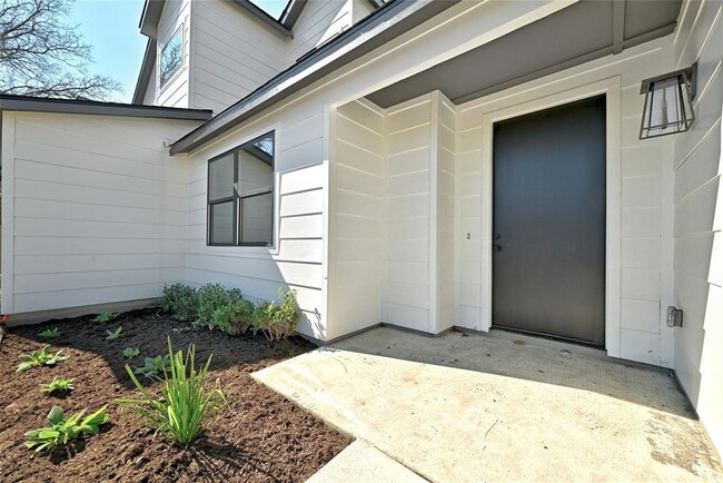 Building Photo - 8428 Hathaway Dr