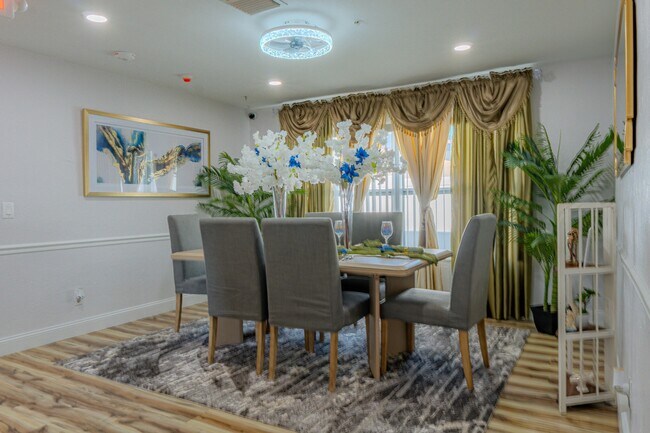 Building Photo - 1875 Williams Manor Ave