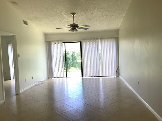 Building Photo - 10128 Boca Bend E