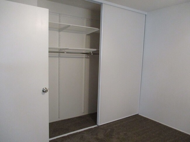 Building Photo - Spacious & Clean 4 Bdr 2 Ba 1 story home i...