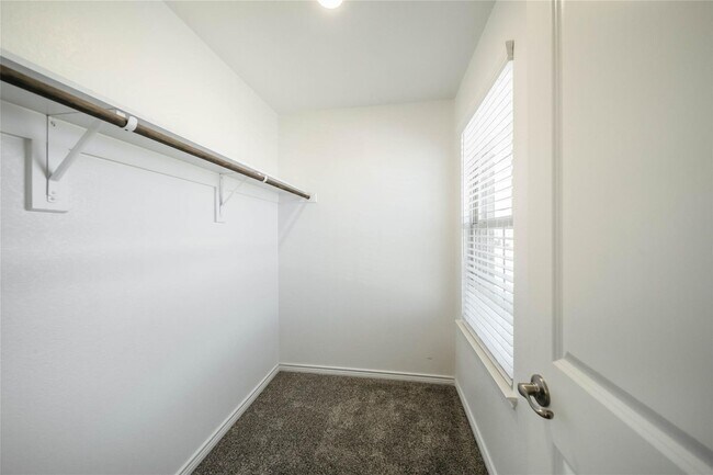 Building Photo - Elegant 4-bedroom 4-bath in McKinney