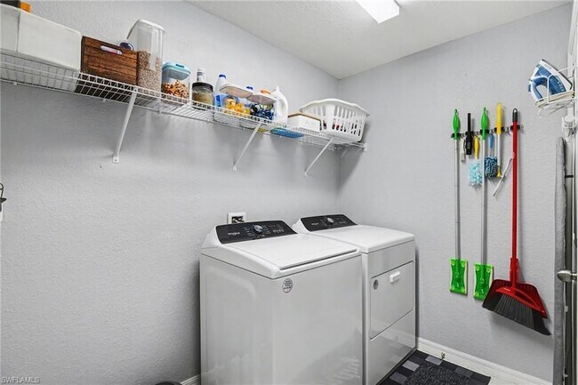 Building Photo - 1109 NW 12th Ln