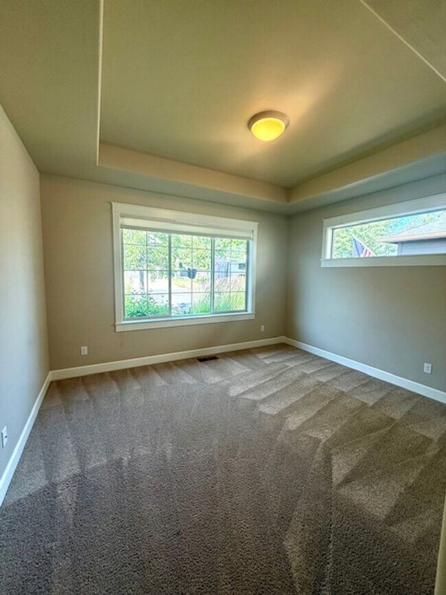 Building Photo - Luxury Home in Stonegate with Community Pool!
