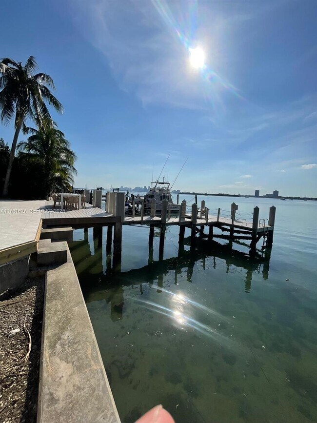 Building Photo - 7720 Miami View Dr