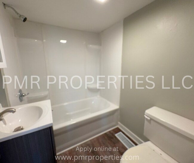 Building Photo - 1 Bedroom / 1 Bathroom House