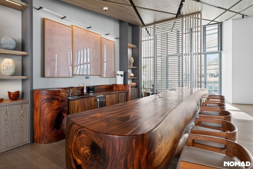 Building Photo - 1000 Auahi St