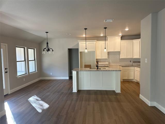 Building Photo - 1018 Bluestem