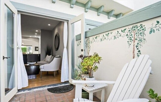 Building Photo - Refined Coastal Living in One of Carlsbad’s Most Exclusive Communities