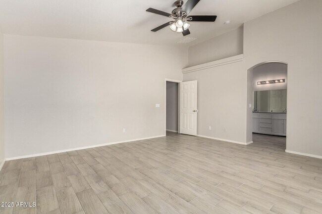 Building Photo - 8328 W Forest Grove Ave