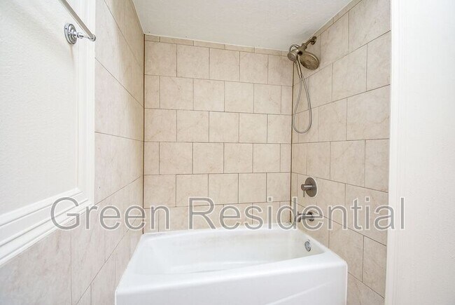 Building Photo - 11366 Oakcenter Dr