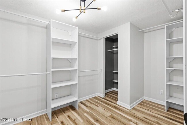 Building Photo - 250 Buck Knobs Rd