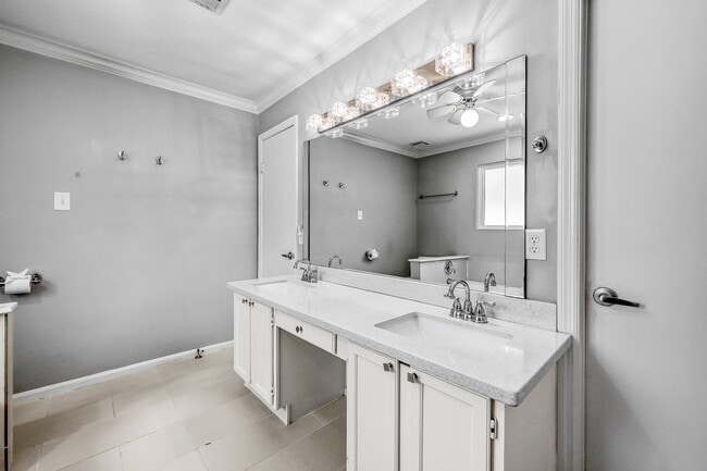 Building Photo - 30 Village Knoll Pl