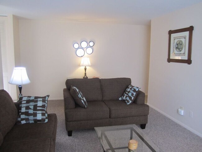 Building Photo - 322 Regency Park Dr