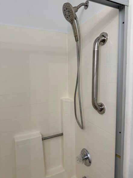 Building Photo - 366 Samsara Ct