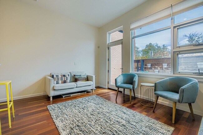 Building Photo - Luxury Pearl Street 1BDR