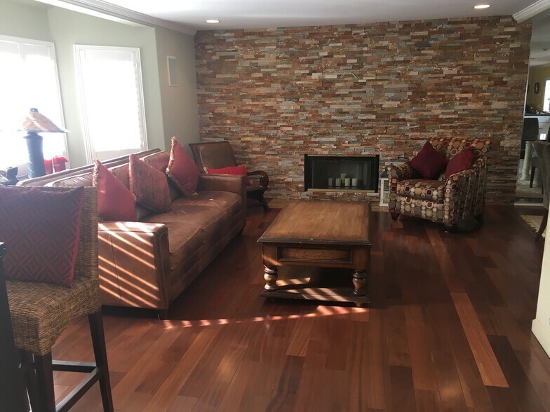 Building Photo - 12766 Jolette Ave