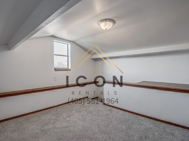 Building Photo - 2021 Brighton Ave